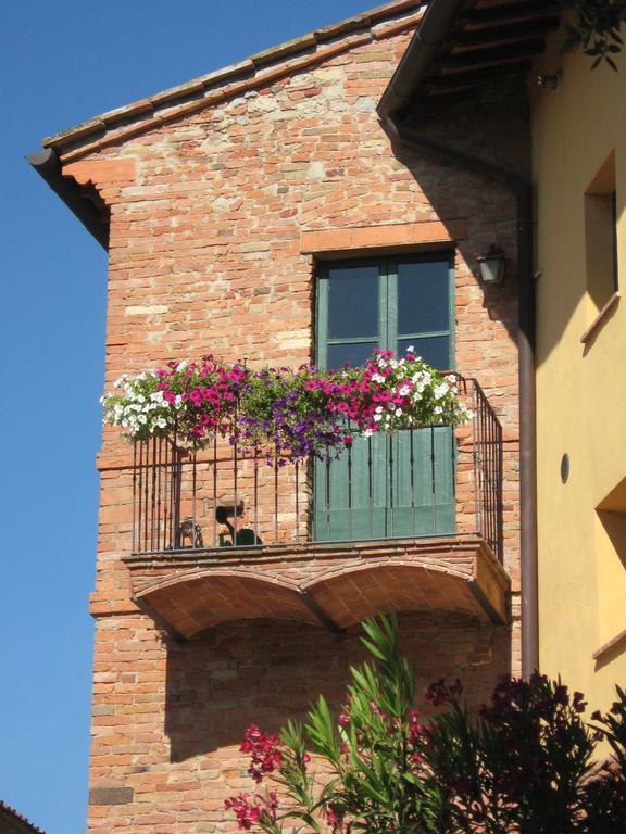 Terricciola Borgo Fajaniゲストハウス エクステリア 写真